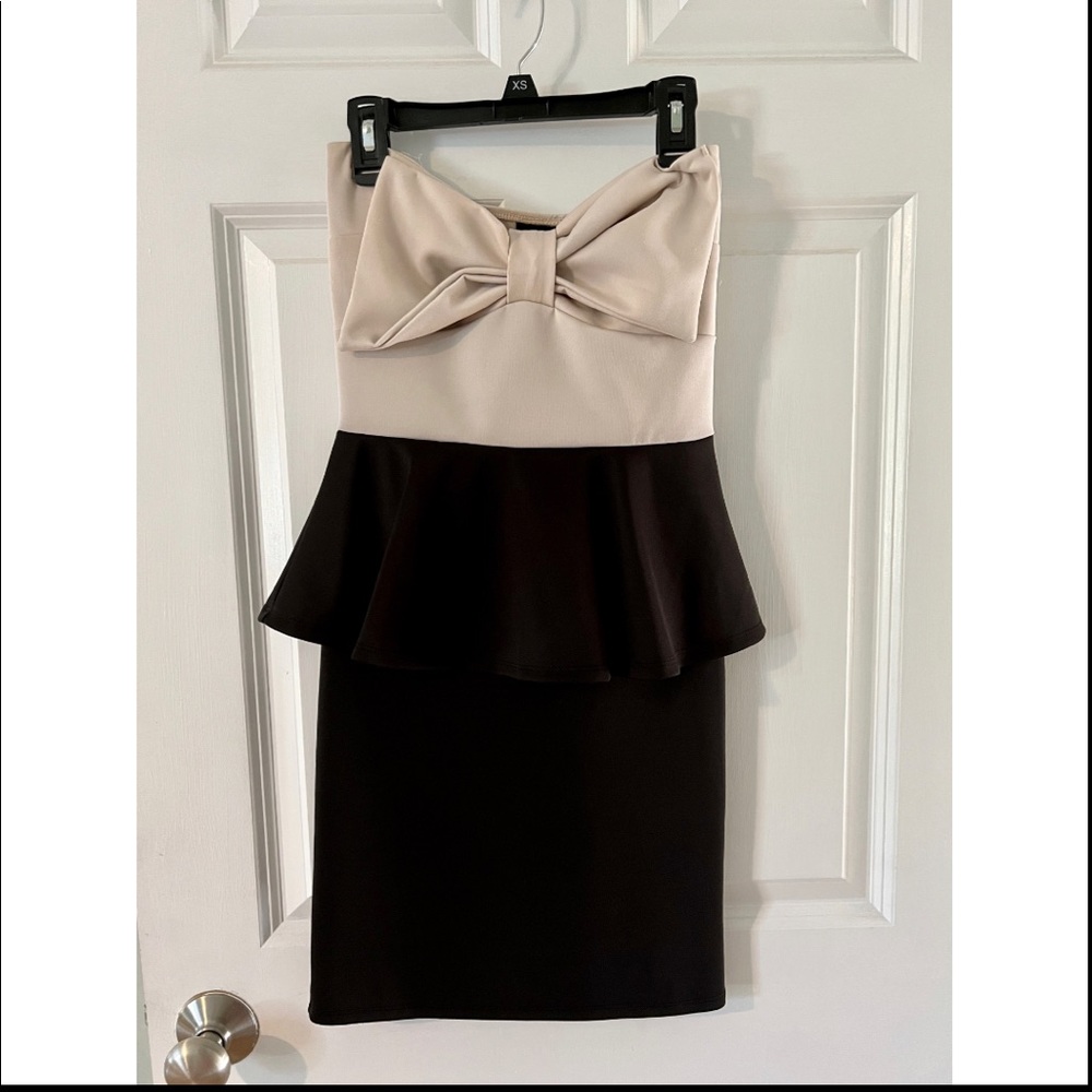 Tan/cream and black event dress with bow, size small, brand rue 21